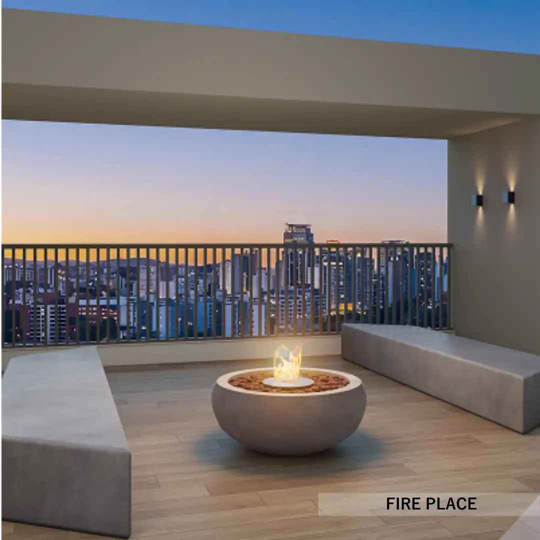 Fire place do rooftop com vista para a cidade